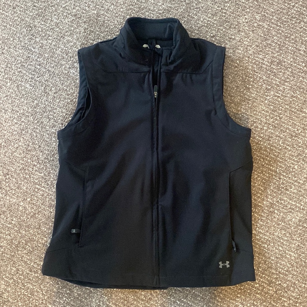 Text Poly Under Armor vest.